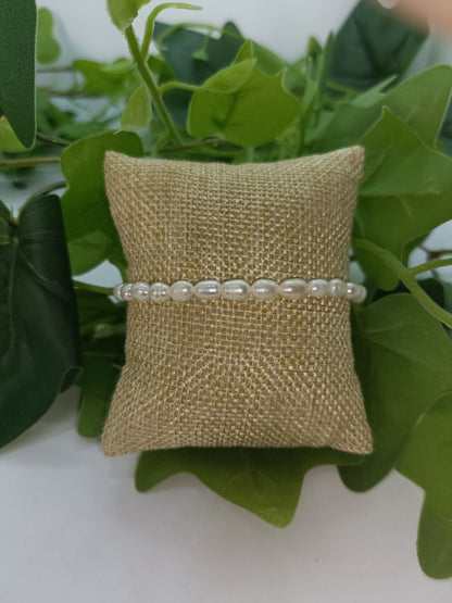 Bracelet en perles d'eau douce "love"
