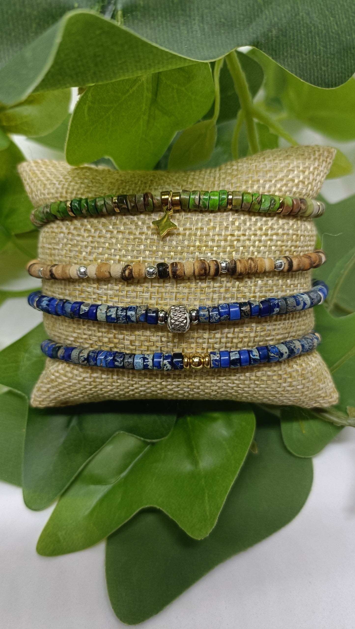 Bracelets en pierre et bois