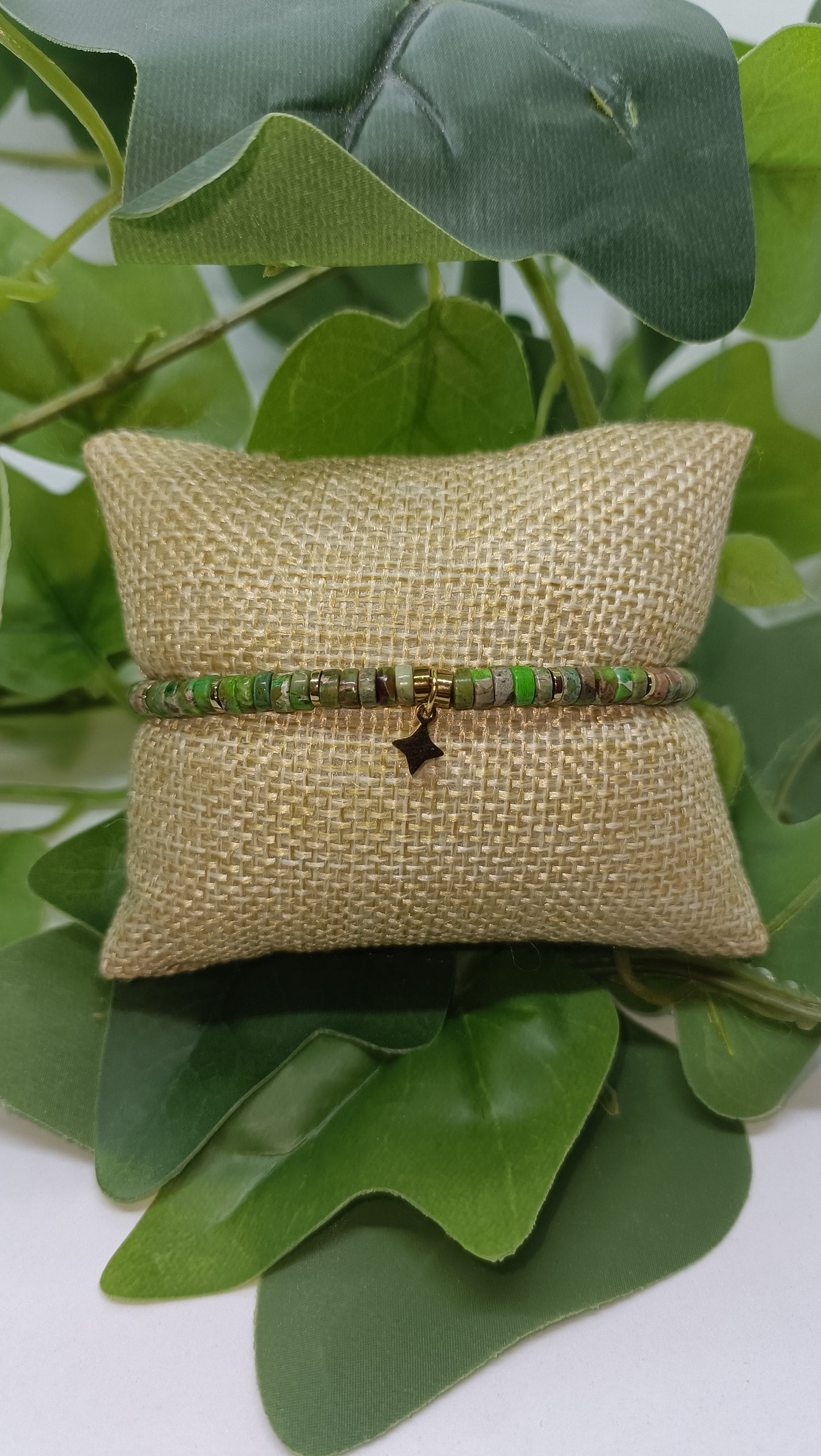 Bracelets en pierre et bois