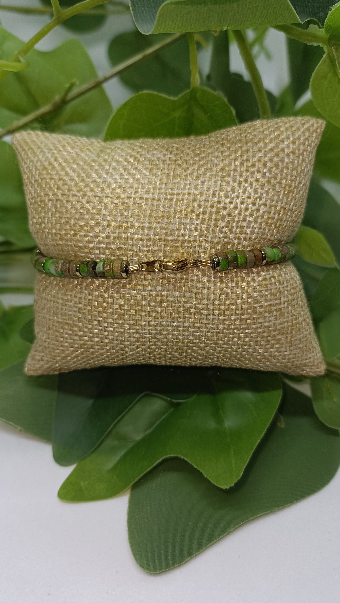 Bracelets en pierre et bois